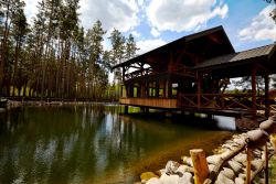 Летняя площадка ресторана Царевка на озере фото